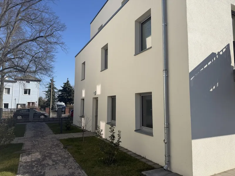 Hell, ruhig und wie neu — photo 1